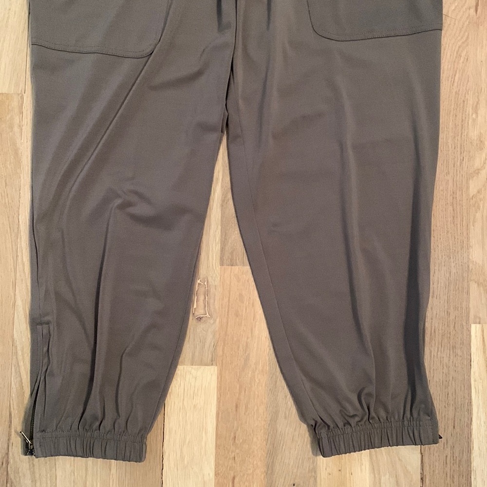 LISA Rinna Crop Cargo Capri Jogger Pants w/ Cinched Zipper Hem Brown Women’s SP - Picture 4 of 13